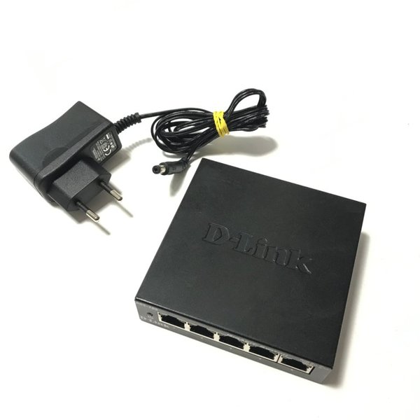 D-Link DGS-105 5 Port Switch Gigabit Ethernet Netzwerk inkl. Netzteil